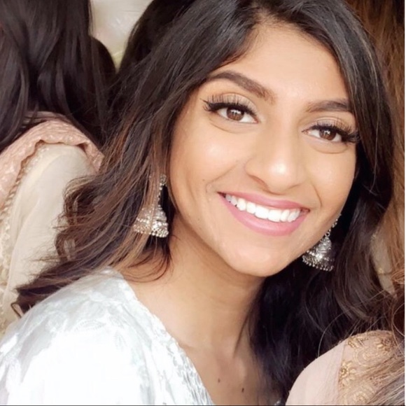 Meet your Posher, Saniyah - Picture 1 of 2